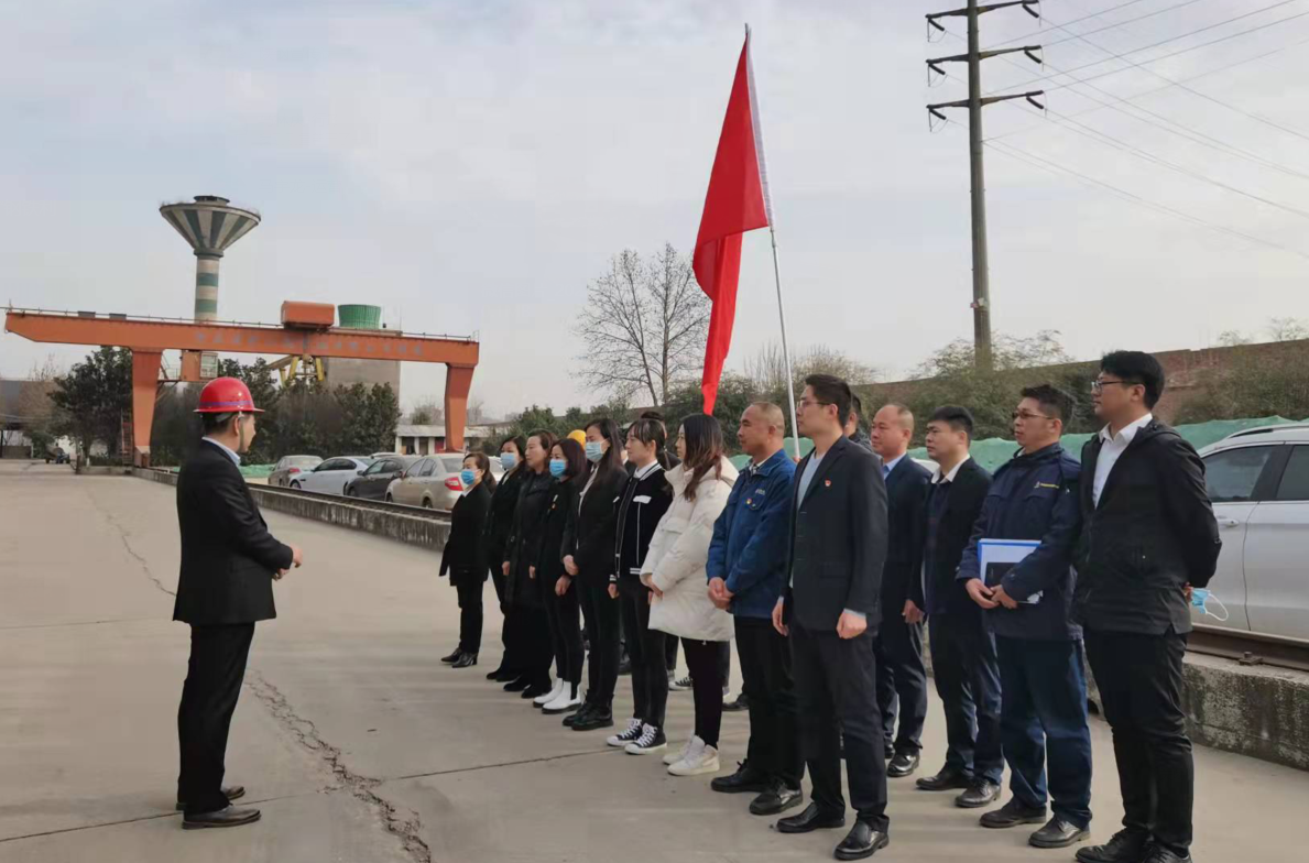 鋼加公司組織開展“綠色清掃 美化廠區 ”活動 鋼加公司組織開展“綠色清掃 美化廠區 ”活動