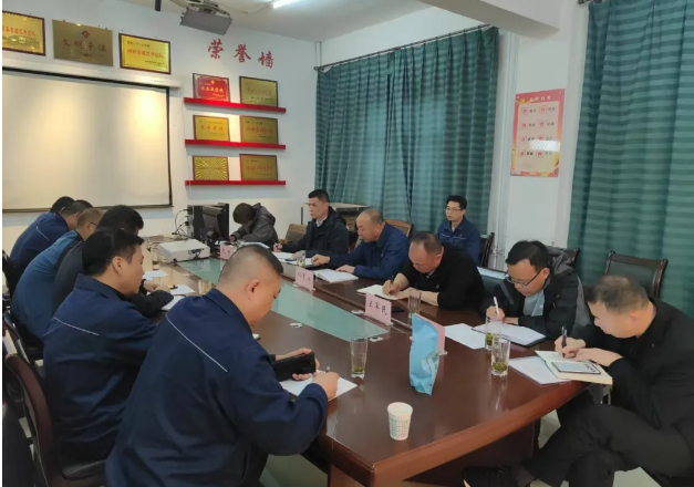 杜東興對龍鋼集團公司安全環(huán)保工作進行檢查指導(dǎo) 杜東興對龍鋼集團公司安全環(huán)保工作進行檢查指導(dǎo)