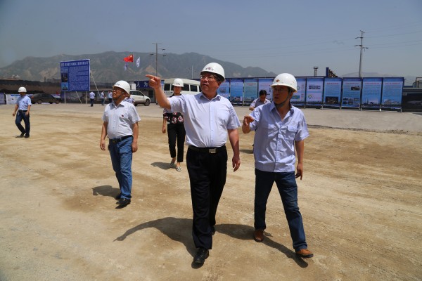 龍鋼集團黨政工領導到韓城片區慰問“送清涼” 龍鋼集團黨政工領導到韓城片區慰問“送清涼”