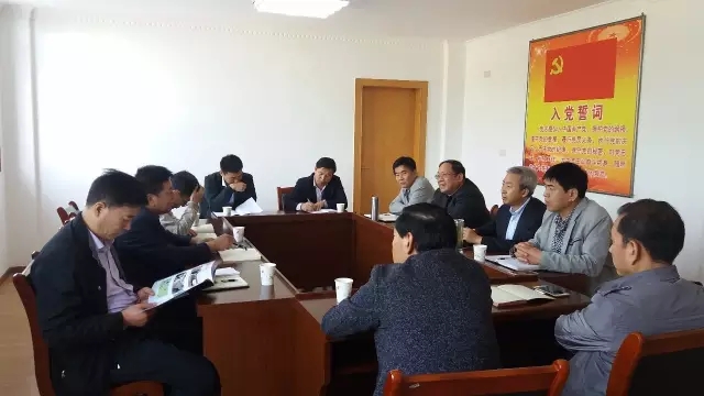 董銀師與華陰市委常委、副市長安和平座談交流 董銀師與華陰市委常委、副市長安和平座談交流