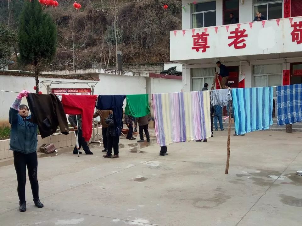 愛心在行動 爭做“活雷鋒”---大西溝礦業公司3.5雷鋒活動日側記 愛心在行動 爭做“活雷鋒”---大西溝礦業公司3.5雷鋒活動日側記
