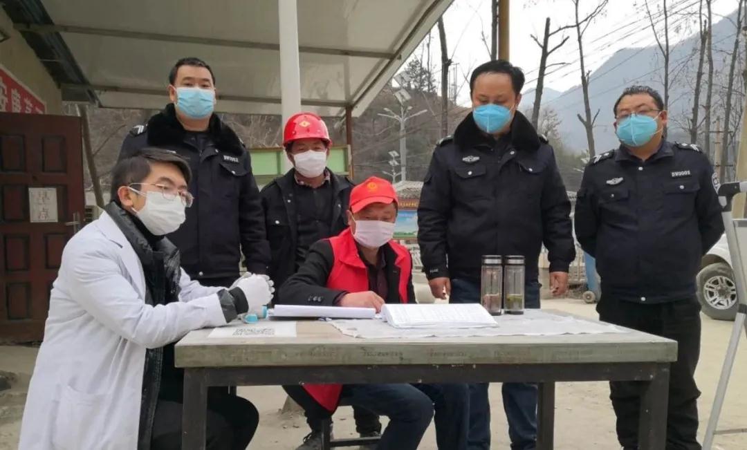 學雷鋒 戰疫情 穩生產 龍鋼集團在行動 學雷鋒 戰疫情 穩生產 龍鋼集團在行動